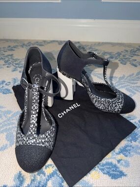 Chanel Black Silver Tweed T-Strap Block Heel Pumps 38 CC Logo